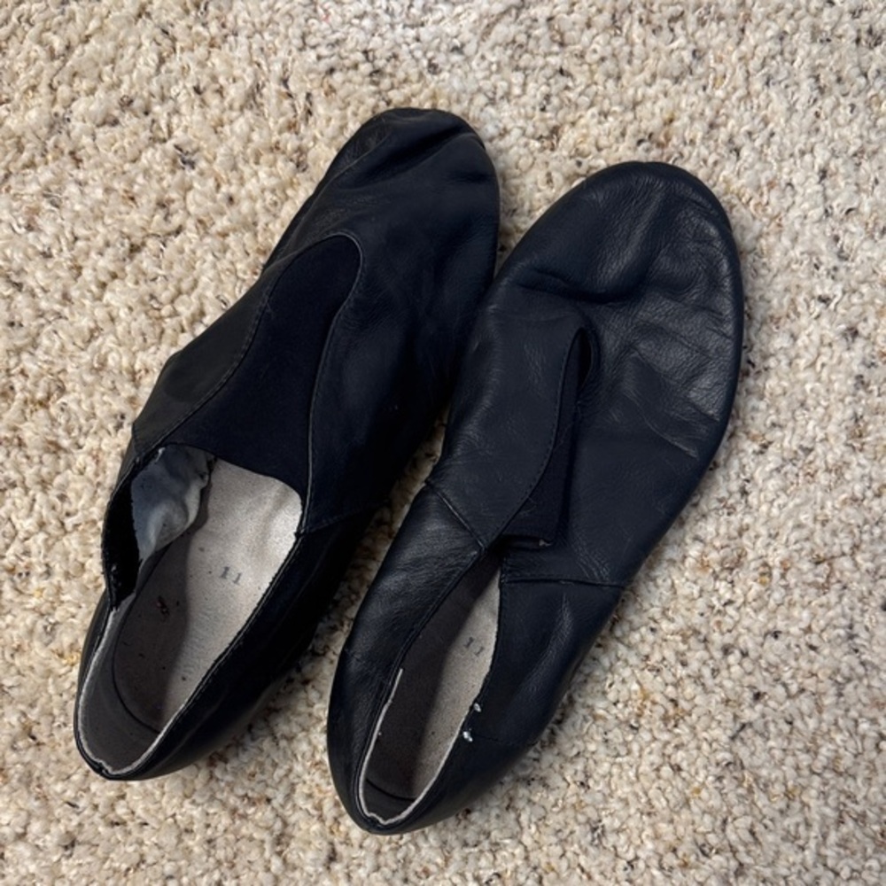 Elegant Black ballet shoes for Women